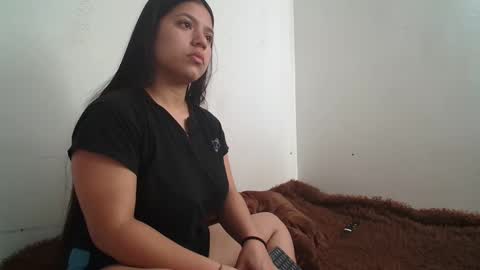 Snapshot of saraandthomas chatting on 18, 1, 2025 sara and thomas online show from 18, 1, 2025