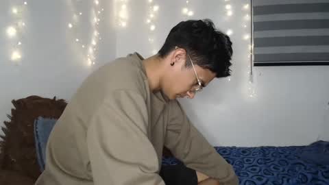 Snapshot of saraandthomas chatting on 30, 1, 2025 sara and thomas online show from 30, 1, 2025