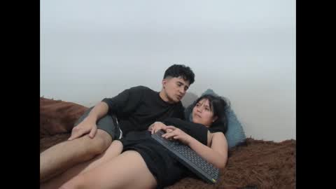 Snapshot of saraandthomas chatting on 14, 9, 2025 sara and thomas online show from 14, 9, 2025