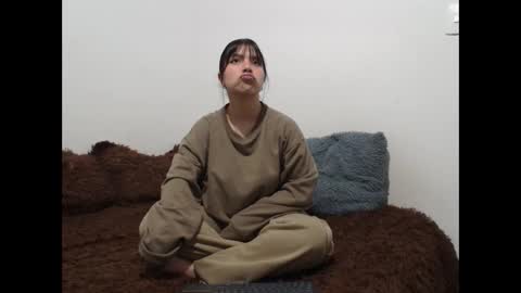 Snapshot of saraandthomas chatting on 29, 9, 2025 sara and thomas online show from 29, 9, 2025