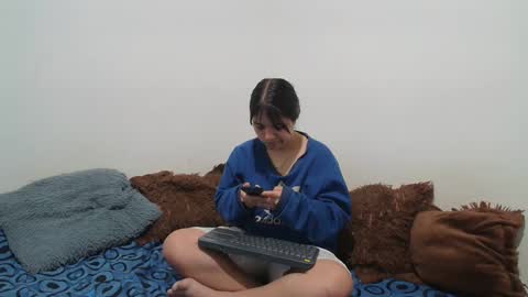 Snapshot of saraandthomas chatting on 5, 10, 2025 sara and thomas online show from 5, 10, 2025