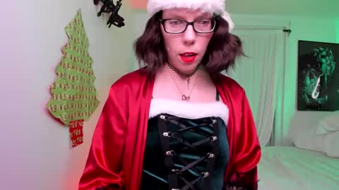 Sara Desire online show from 10, 12, 2024