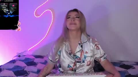 Snapshot of saradiazxxx chatting on 25, 5, 2026 saradiazxxx online show from 25, 5, 2026