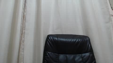 saradorj92 online show from 15, 10, 2025