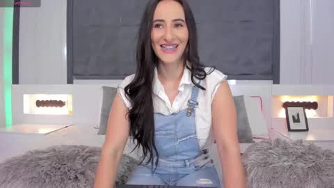  Sara Gomez  online show from 14, 2, 2025