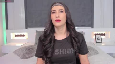  Sara Gomez  online show from 17, 2, 2025