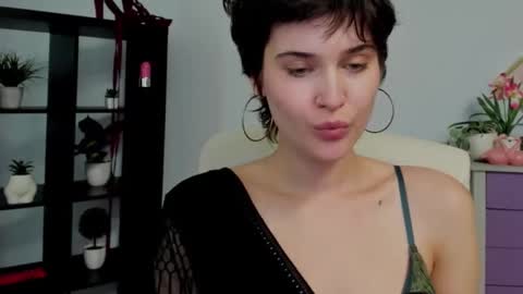 Sarah online show from 10, 5, 2026