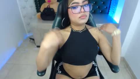 Snapshot of sarah_evansm chatting on 7, 10, 2025 Sara online show from 7, 10, 2025