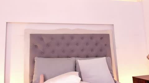       online show from 18, 12, 2024