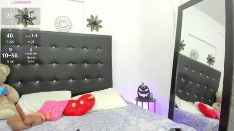 sarah_lowee online show from 16, 10, 2025