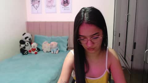 Snapshot of sarah_stone15 chatting on 4, 3, 2025 Sarah online show from 4, 3, 2025