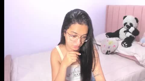 Snapshot of sarah_stone15 chatting on 22, 10, 2025 Sarah online show from 22, 10, 2025