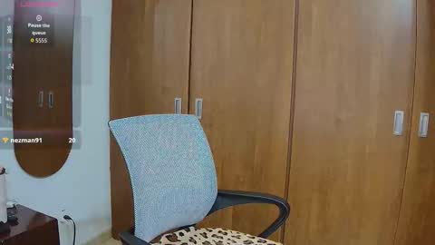 sarah_tailorr online show from 10, 10, 2025