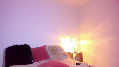 Snapshot of sarahbrooks_ chatting on 28, 10, 2025 Sarah and Erik online show from 28, 10, 2025