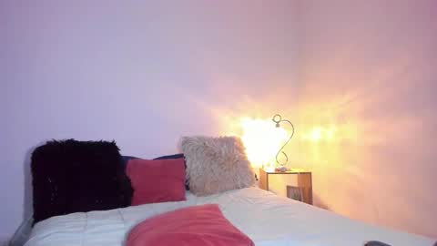 Snapshot of sarahbrooks_ chatting on 6, 11, 2025 Sarah and Erik online show from 6, 11, 2025