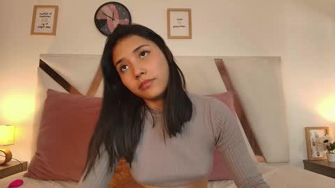 Snapshot of sarahevans__ chatting on 4, 1, 2025 Sarah Evans online show from 4, 1, 2025