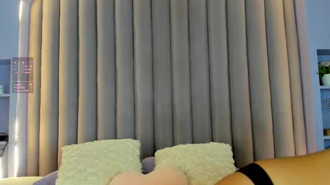 Snapshot of sarahevans__ chatting on 17, 2, 2025 Sarah Evans online show from 17, 2, 2025