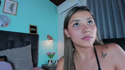 Snapshot of sarahevans__ chatting on 28, 2, 2025 Sarah Evans online show from 28, 2, 2025