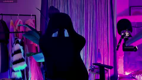 Divine Sarah NONUDE model online show from 22, 4, 2026