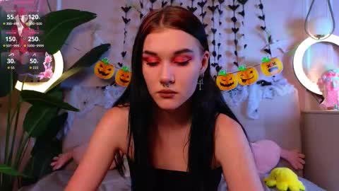 Sarah  online show from 1, 11, 2025