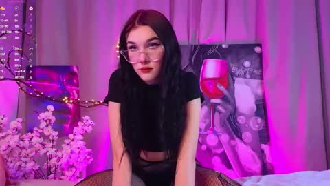 Sarah  online show from 23, 11, 2025