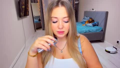 Snapshot of sarahmils chatting on 7, 1, 2026 Sarah online show from 7, 1, 2026