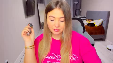 Snapshot of sarahmils chatting on 4, 2, 2026 Sarah online show from 4, 2, 2026