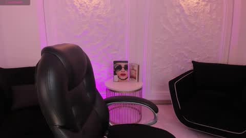 Sarah Rhodes online show from 3, 12, 2025