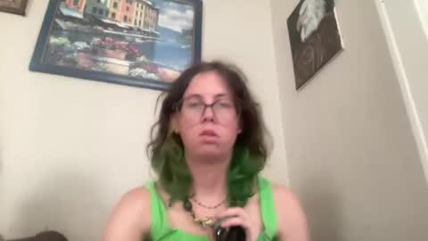 Sarah Smiles online show from 25, 5, 2026