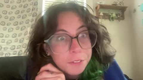Sarah Smiles online show from 26, 5, 2026