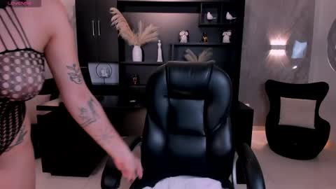 Sarah  independent model online show from 7, 1, 2026