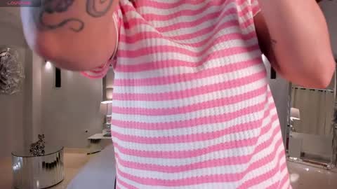 Sarah  independent model online show from 31, 5, 2026