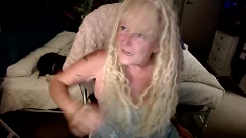 Snapshot of sarai_sublime chatting on 3, 3, 2025 online show from 3, 3, 2025