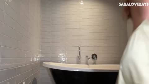 Snapshot of saraloverays chatting on 19, 1, 2025 Back from Vacay Follow for more here online show from 19, 1, 2025