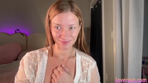 Snapshot of saraloverays chatting on 10, 9, 2025 Back from Vacay Follow for more here online show from 10, 9, 2025