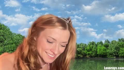 Snapshot of saraloverays chatting on 27, 10, 2025 Back from Vacay Follow for more here online show from 27, 10, 2025