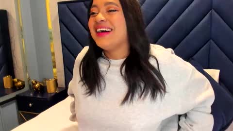 Snapshot of saramagiic chatting on 8, 11, 2025 online show from 8, 11, 2025