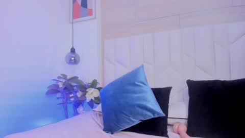 Snapshot of saramonroe1 chatting on 3, 1, 2025 Sara online show from 3, 1, 2025