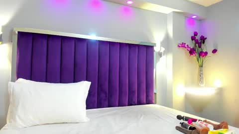 Snapshot of sarariley_ chatting on 30, 10, 2025 Sara online show from 30, 10, 2025