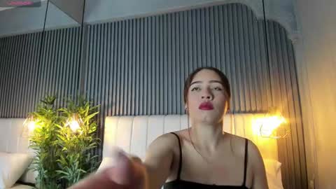 Snapshot of sarariley_ chatting on 10, 11, 2025 Sara online show from 10, 11, 2025