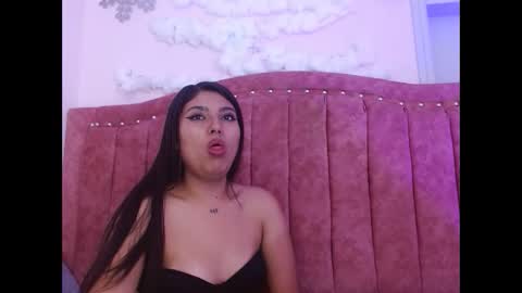 sarastonesx online show from 14, 1, 2025