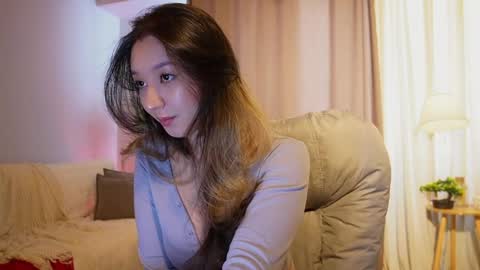 Snapshot of sarasuo chatting on 12, 4, 2026 Shara online show from 12, 4, 2026