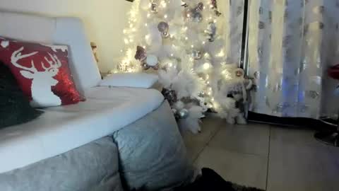 Snapshot of saratukkerr chatting on 21, 12, 2024 saratukkerr online show from 21, 12, 2024