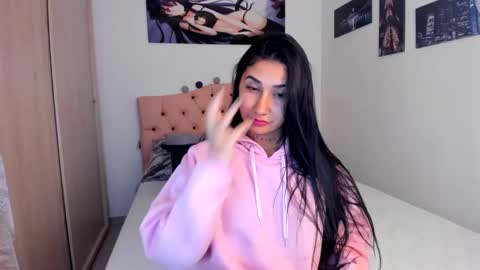 Snapshot of saratukkerr chatting on 30, 12, 2024 saratukkerr online show from 30, 12, 2024