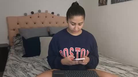 Snapshot of saratukkerr chatting on 7, 1, 2025 saratukkerr online show from 7, 1, 2025