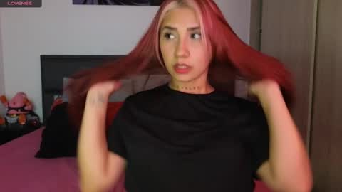 Snapshot of saratukkerr chatting on 16, 2, 2025 saratukkerr online show from 16, 2, 2025