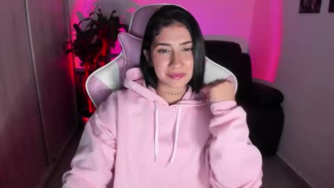 Snapshot of saratukkerr chatting on 26, 10, 2025 saratukkerr online show from 26, 10, 2025