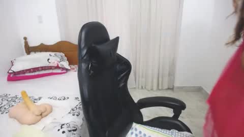 Snapshot of saray1221 chatting on 1, 2, 2025 saray1221 online show from 1, 2, 2025