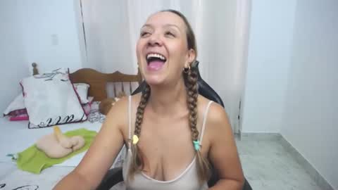 Snapshot of saray1221 chatting on 16, 2, 2025 saray1221 online show from 16, 2, 2025