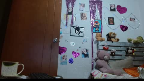 Snapshot of saray_extrovert1 chatting on 18, 12, 2024 Sara Jimenez online show from 18, 12, 2024